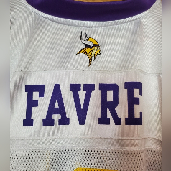 Brett Farve Minnesota Vikings NFL Jersey by Reebok. - Picture 8 of 9